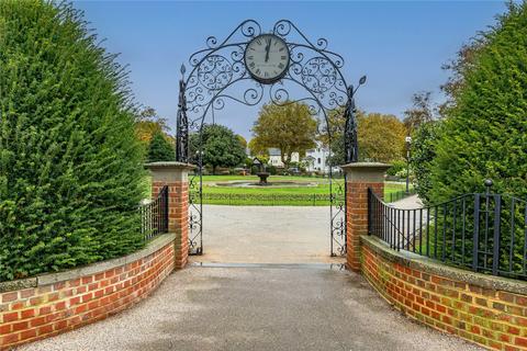 9b Prittlewell Square, Southend-on-sea, SS1 1DW