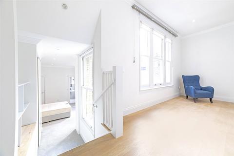 1 bedroom apartment to rent, Egerton Gardens Mews, Knightsbridge, London, UK, SW3