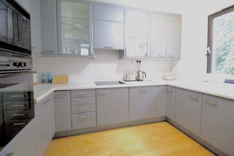 3 bedroom flat to rent, Craigieburn Park, First Floor Flat, AB15