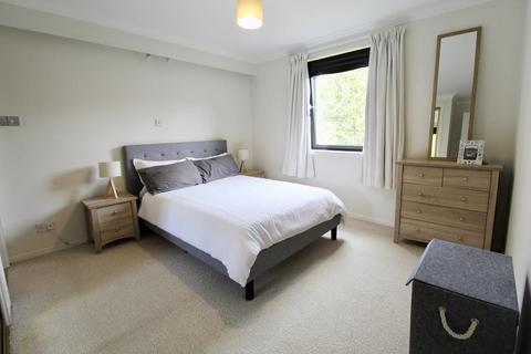 3 bedroom flat to rent, Craigieburn Park, First Floor Flat, AB15