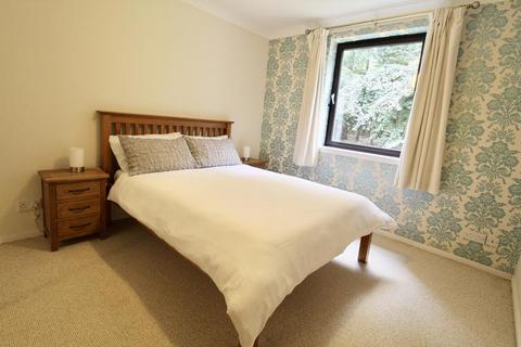 3 bedroom flat to rent, Craigieburn Park, First Floor Flat, AB15