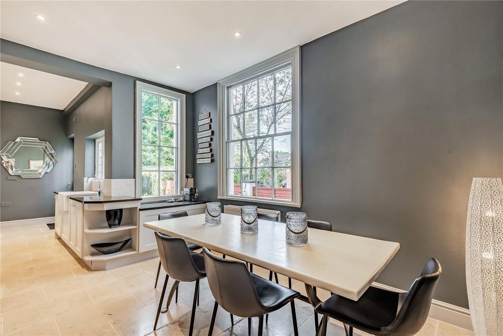 Kitchen/Dining Area