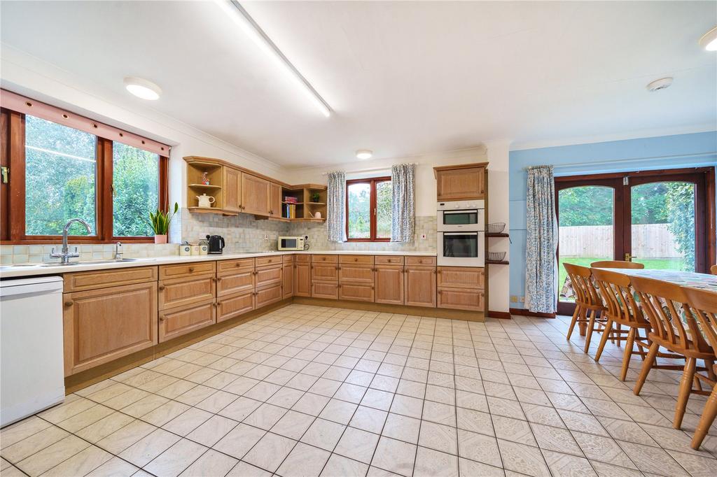 Wenham Lane, Great Wenham, Colchester, Suffolk, CO7 6 bed detached