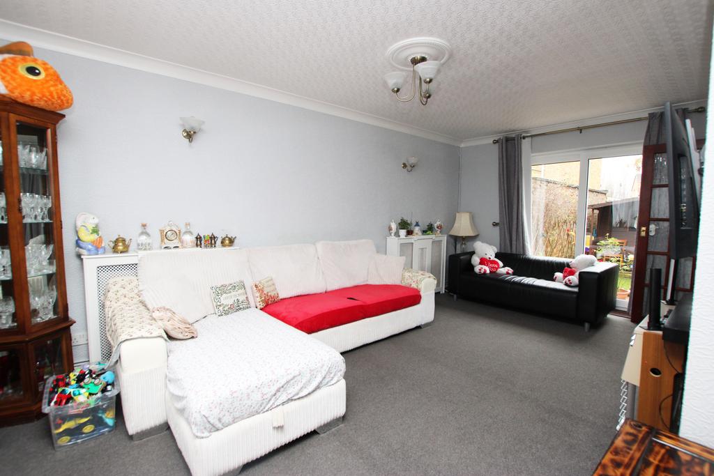 Creighton Crescent, Barton Seagrave NN15 3 bed end of terrace house for
