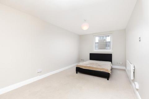 2 bedroom apartment to rent, RIVERSIDE WEST, SMUGGLERS WAY, SW18