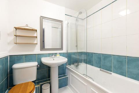 2 bedroom apartment to rent, RIVERSIDE WEST, SMUGGLERS WAY, SW18