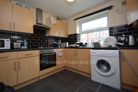 5 bedroom terraced house to rent, Walmsley Road, Hyde Park LS6