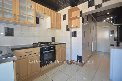 5 bedroom terraced house to rent, Mayville Road, Hyde Park LS6