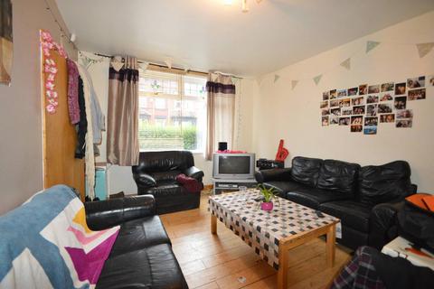 5 bedroom terraced house to rent, Walmsley Road, Hyde Park LS6