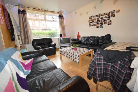 5 bedroom terraced house to rent, Walmsley Road, Hyde Park LS6