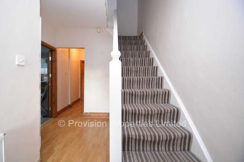 7 bedroom terraced house to rent, Cardigan Road, Hyde Park LS6