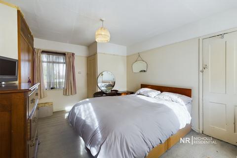 2 Castle Road, Epsom, KT18 7NZ