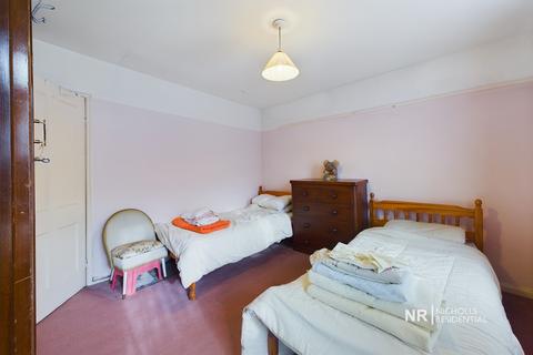 2 Castle Road, Epsom, KT18 7NZ