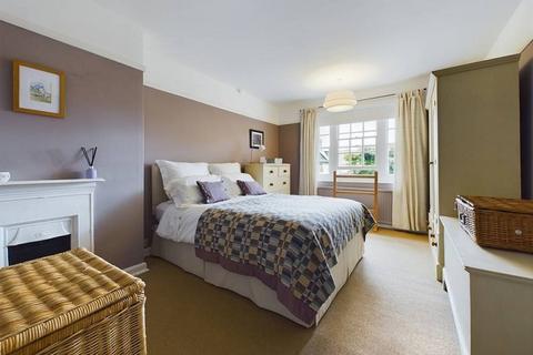 undefined, Lon Isa, Rhiwbina , Cardiff. CF14
