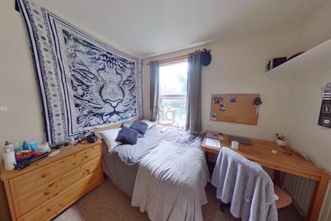 5 bedroom terraced house to rent - 28 Brudenell View, Hyde Park, Leeds LS6