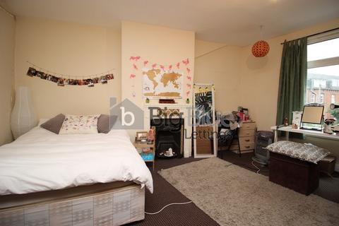 4 bedroom property to rent, 2 Brudenell Street, Hyde Park, Leeds LS6