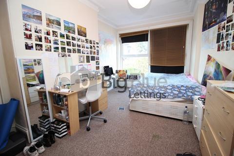 6 bedroom terraced house to rent, 68 Royal Park Avenue, Hyde Park, Leeds LS6