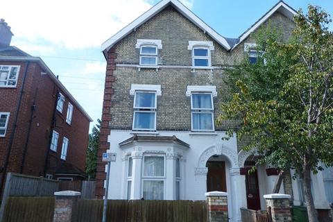 1 bedroom in a house share to rent - Robinson Road, Tooting broadway, London, SW17