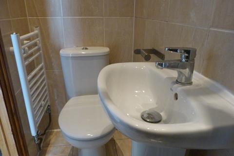 1 bedroom in a house share to rent - Robinson Road, Tooting broadway, London, SW17