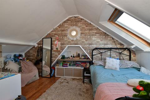 11 Albany Road, Gillingham, ME7 4HS