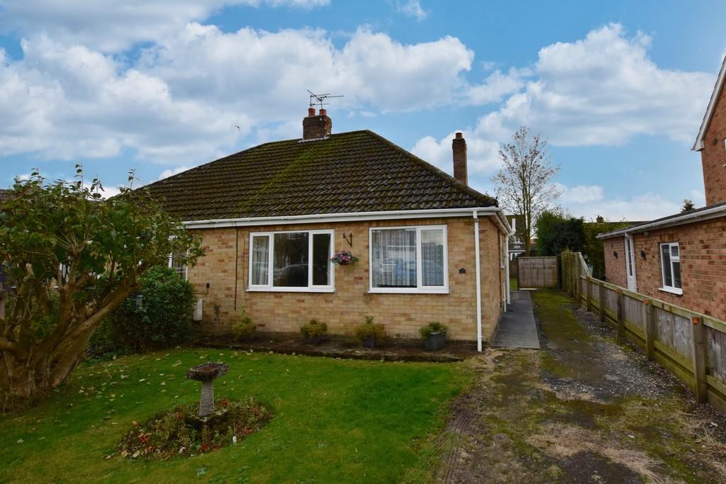 Sherbuttgate Drive, Pocklington 2 bed semidetached bungalow for sale