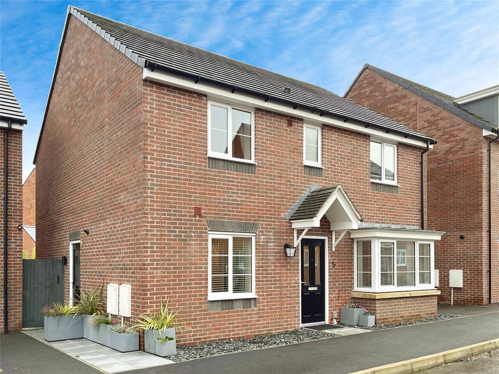 Swallows Rise, Westbury 4 bed detached house for sale £450,000
