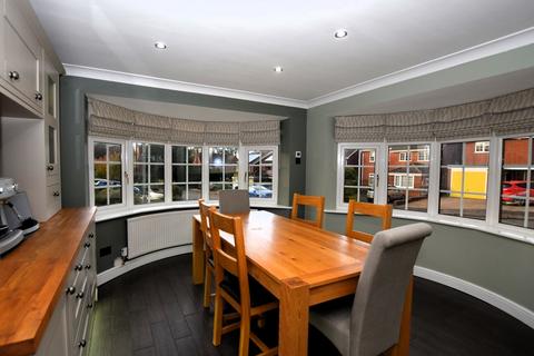 28 Andrew Close, Stoke Golding, Nuneaton, CV13 6EL