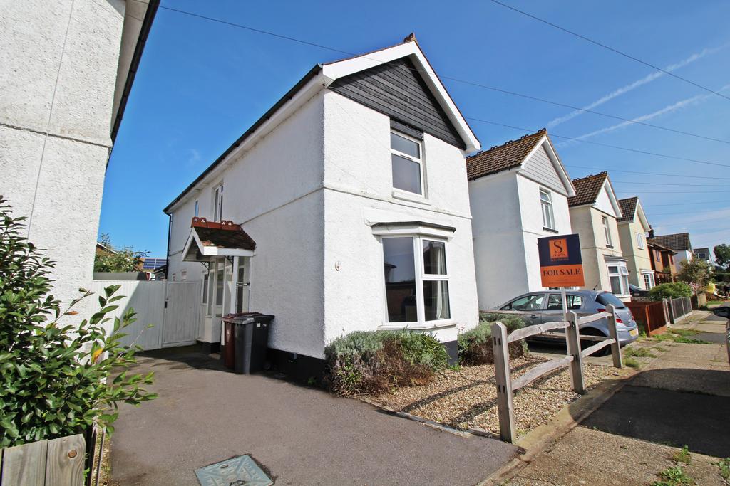 Williams Road, Bosham PO18 3 bed detached house to rent £1,600 pcm (£