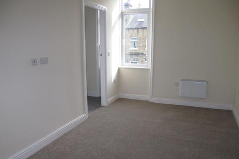 2 bedroom flat to rent, Kirkgate, Shipley, West Yorkshire, BD18