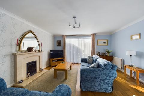 17 Blounts Drive, Uttoxeter, ST14 8TQ