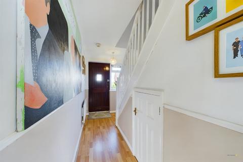 17 Blounts Drive, Uttoxeter, ST14 8TQ