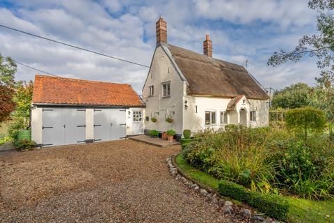 4 bedroom cottage for sale, The Green, North Burlingham