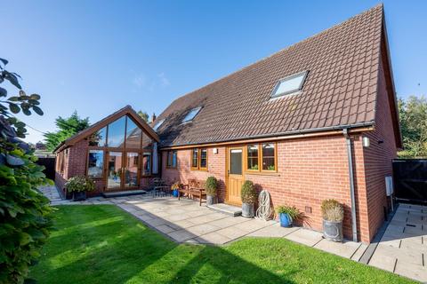 5 bedroom detached house for sale, Scarning