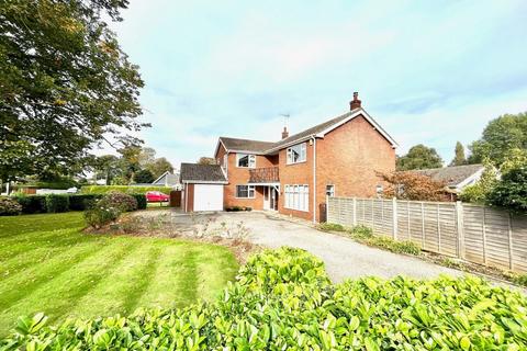 4 bedroom detached house for sale, Bell Lane, Moulton