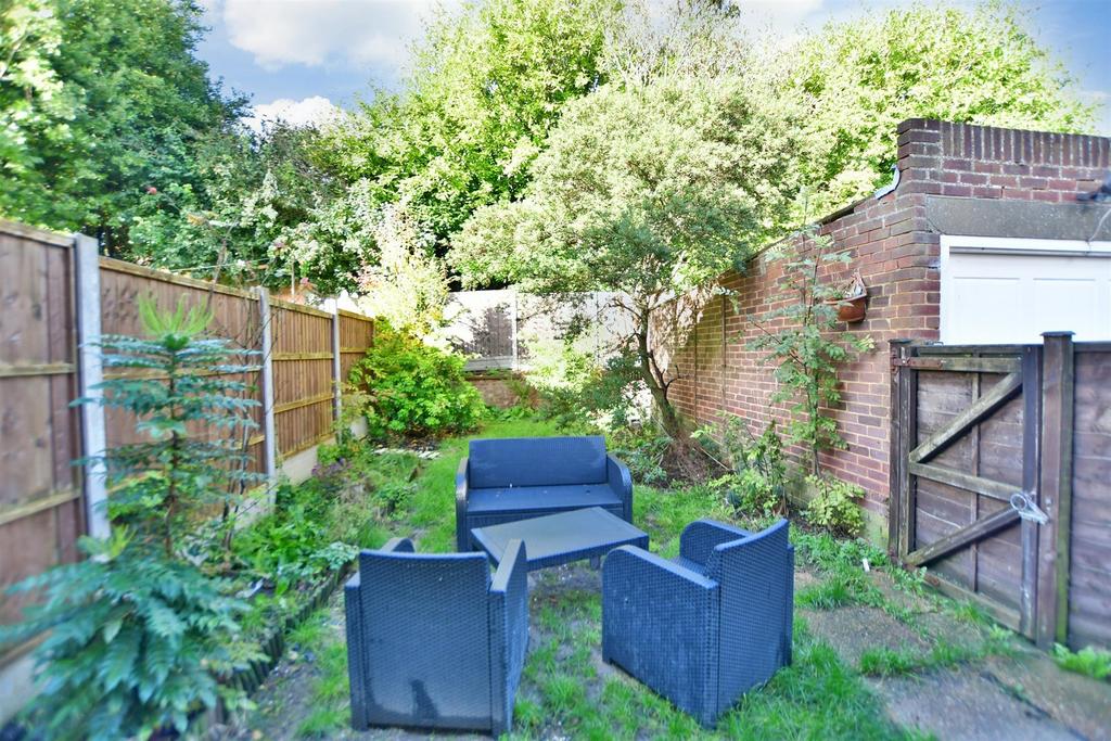 Ingle Road, Chatham, Kent 3 bed semidetached house for sale £300,000