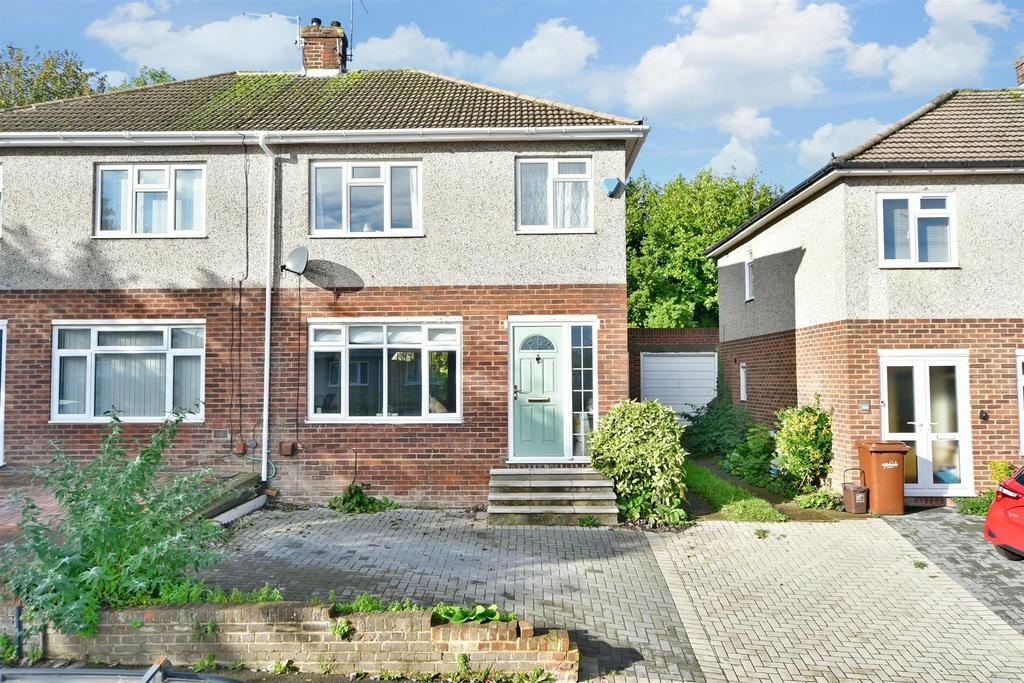 Ingle Road, Chatham, Kent 3 bed semidetached house £300,000