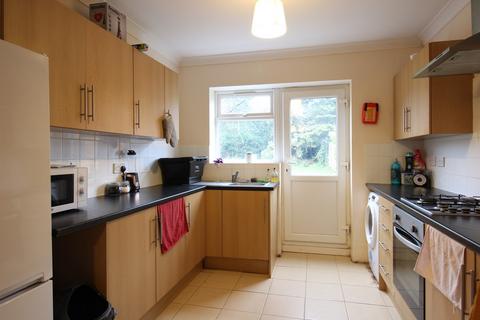 5 bedroom semi-detached house to rent, Sherborne Road, Southampton