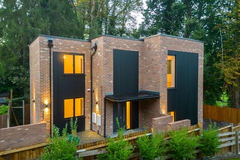 3 bedroom detached house for sale, Oaklands Gardens, Kenley
