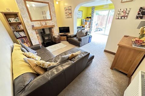 3 bedroom semi-detached house for sale - Berwick Gardens, Little Sutton