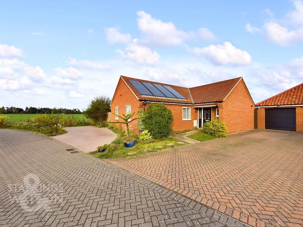 Alderfen Way, Hoveton, Norwich 3 bed detached bungalow for sale £390,000