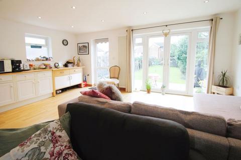 40 Halsbury Road East, Northolt, UB5 4PX