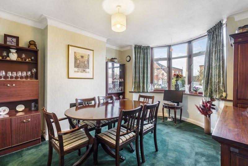 Brockenhurst Avenue, Worcester Park 3 bed semidetached house for sale