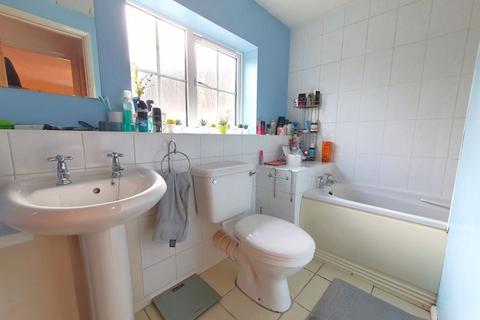 1 bedroom detached house for sale, Wharfdale Way, Gloucester
