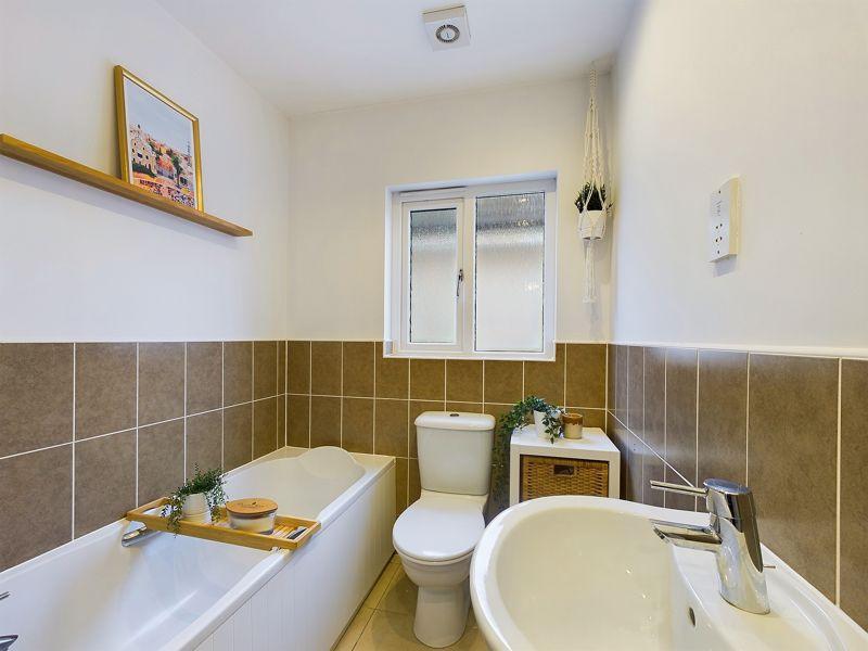 Bathroom Aspect 2