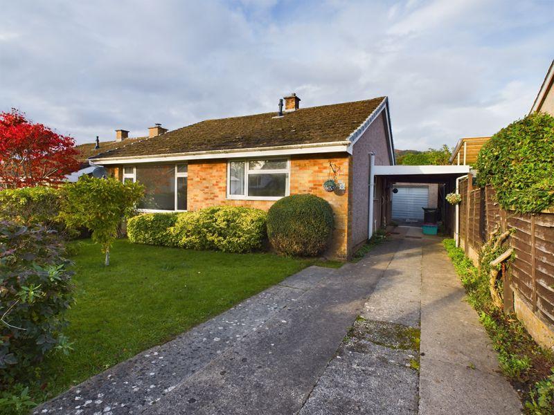 Oakfield Drive, Crickhowell 3 bed detached bungalow £325,000