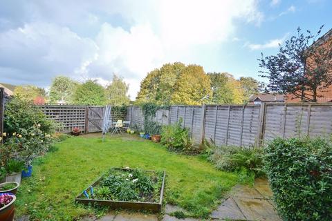3 Abingdon Close, Thame, OX9 3GB