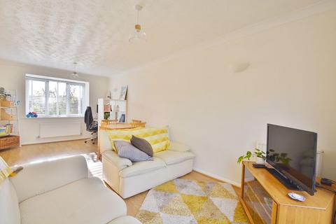 3 Abingdon Close, Thame, OX9 3GB