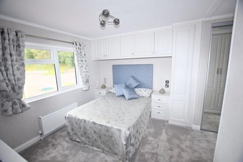 2 bedroom detached bungalow for sale - Newnham Road, Blakeney GL15