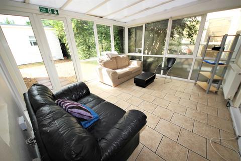 8 bedroom house to rent - Malmesbury Park Road, Charminster, Bournemouth