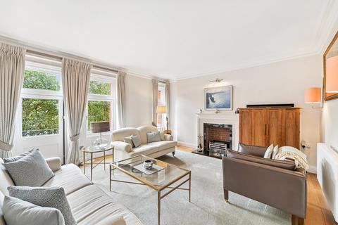 3 bedroom flat to rent, Iverna Court, London